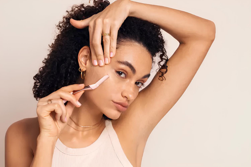 Yüz Tüyleri Nasıl Alınır?