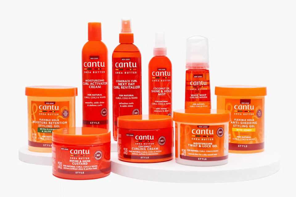 Kıvırcık Saçlar İçin Cantu Mucizesi: Bukleleri Belirginleştiren Doğal Formüller