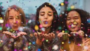 Bodycology Runaway Heart Kadın Vücut Spreyi – Meyvemsi ve Çiçeksi Koku, 237 mL - 2