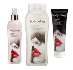 Bodycology Scarlet Kiss Kişisel Bakım Seti ( Vücut Spreyi 237ml + duş jeli 473ml + krem 227ml) - Bodycology