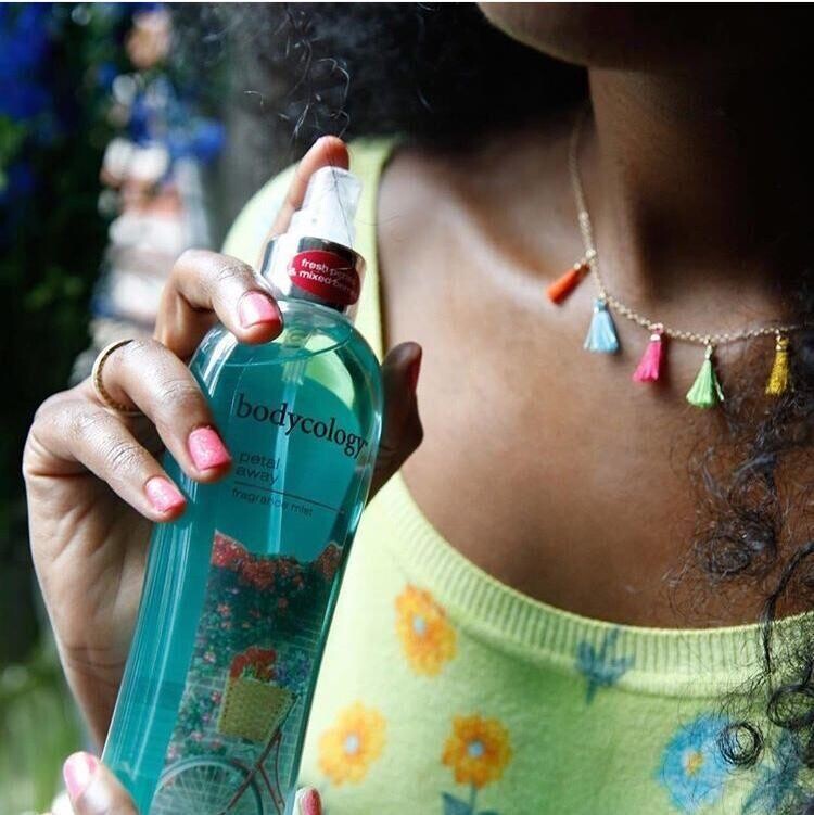 Bodycology Petal Away Kadın Vücut Spreyi – Çiçeksi Ferahlık, 237 mL - 2