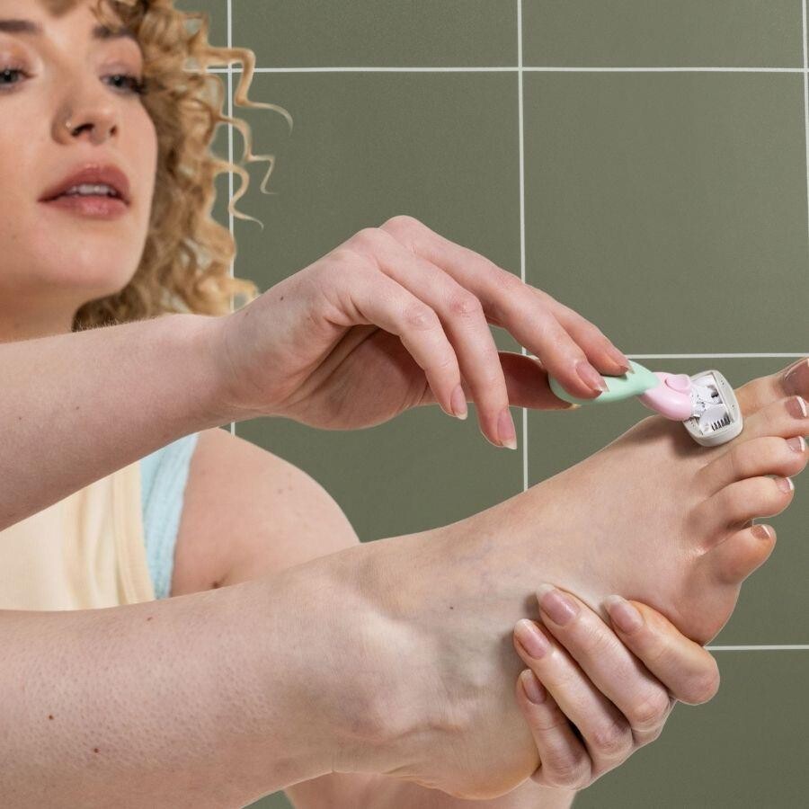 Wilkinson Sword Intuition Complete Mini Kadın Tıraş Bıçağı -Özel Kutusunda - 8