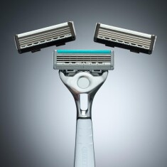 Wilkinson Sword Quattro Tıraş Bıçağı 1 Sap + 5 Yedek Kartuş - 3